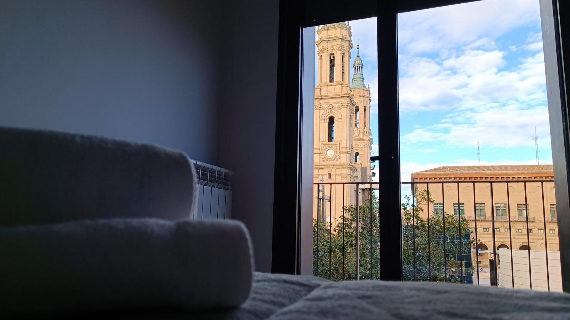 Lc Plaza Del Pilar Apartment Zaragoza Bagian luar foto